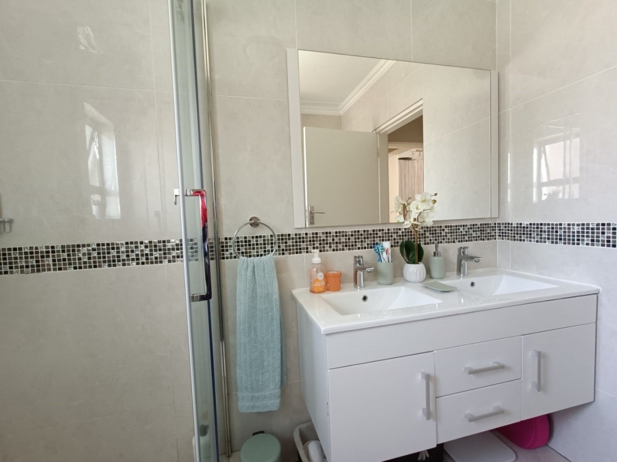 2 Bedroom Property for Sale in Carlswald Gauteng