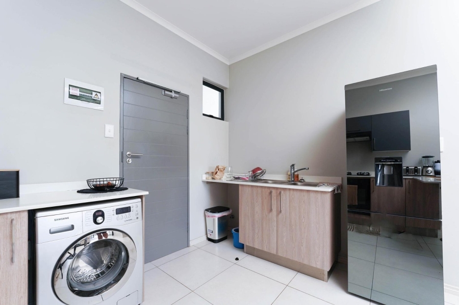 2 Bedroom Property for Sale in Midridge Park Gauteng