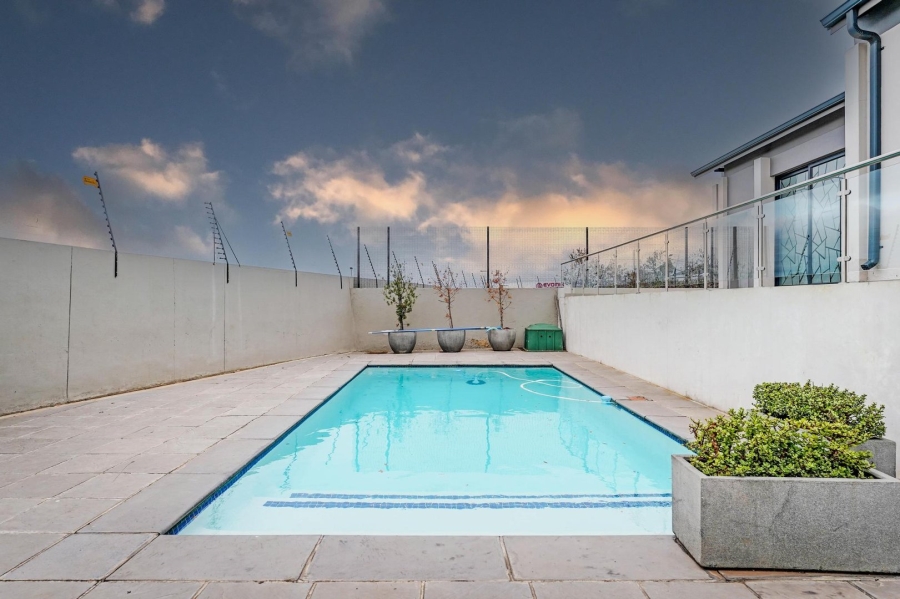 2 Bedroom Property for Sale in Midridge Park Gauteng