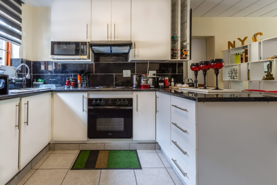 To Let 1 Bedroom Property for Rent in Sundowner Gauteng