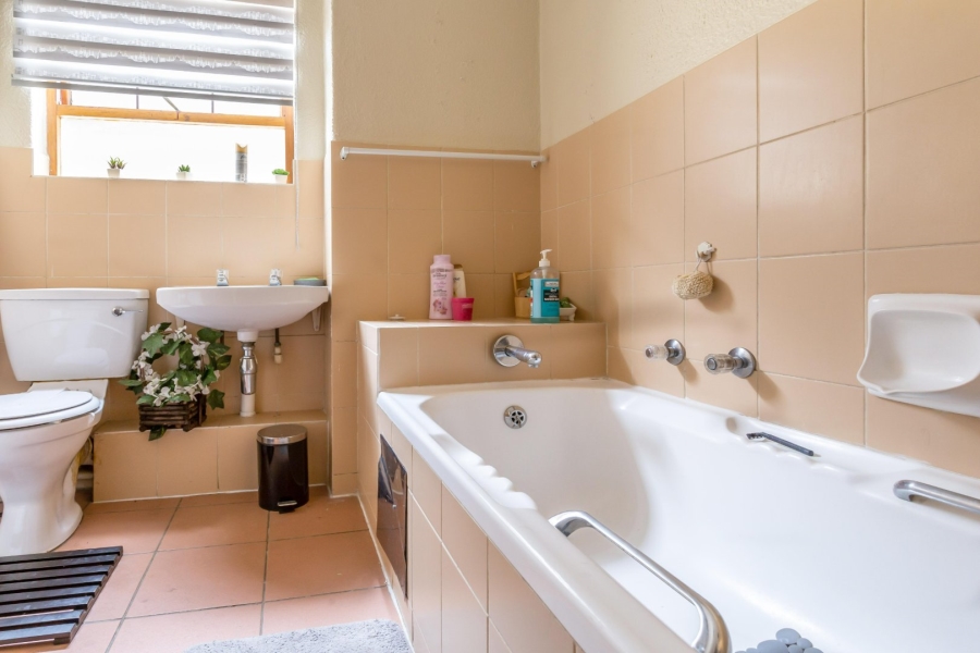 To Let 1 Bedroom Property for Rent in Sundowner Gauteng