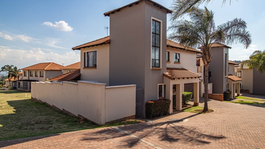 3 Bedroom Property for Sale in Glenvista Gauteng