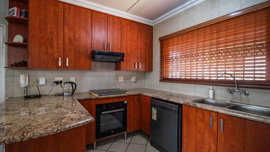3 Bedroom Property for Sale in Glenvista Gauteng