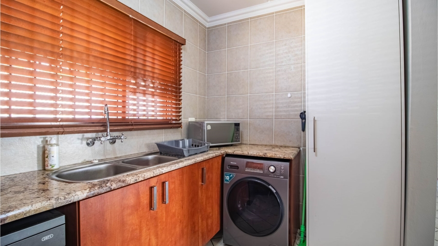 3 Bedroom Property for Sale in Glenvista Gauteng