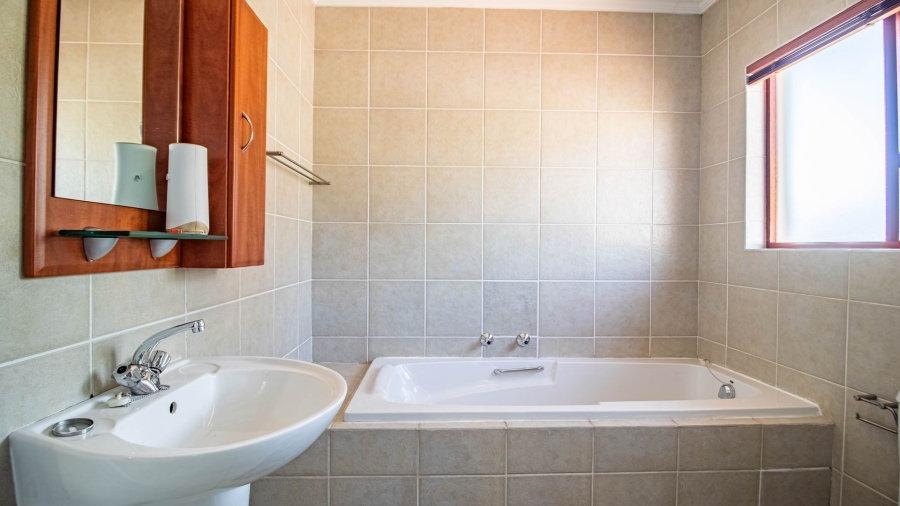 3 Bedroom Property for Sale in Glenvista Gauteng