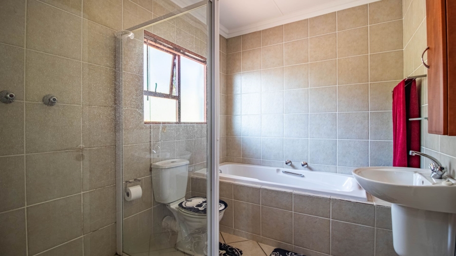 3 Bedroom Property for Sale in Glenvista Gauteng