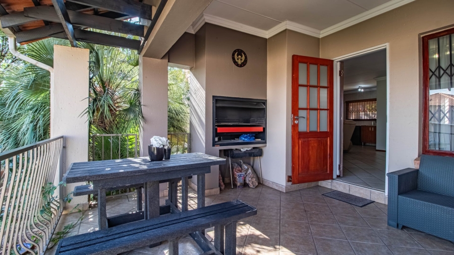 3 Bedroom Property for Sale in Glenvista Gauteng