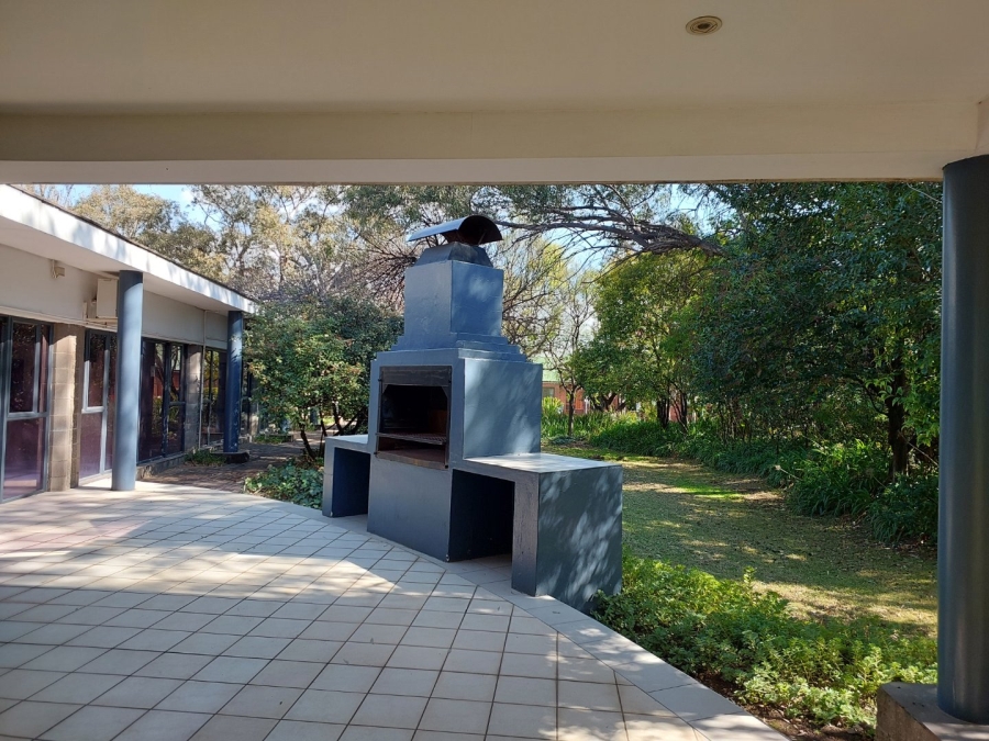 Commercial Property for Sale in Woodmead Gauteng