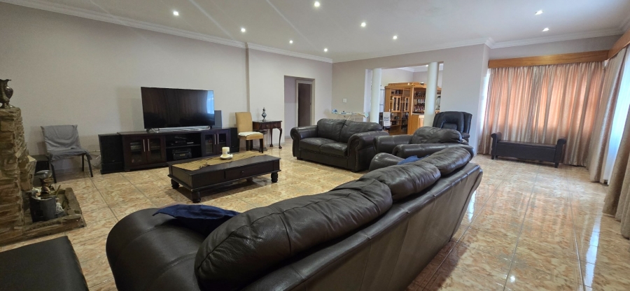 6 Bedroom Property for Sale in Sydenham Gauteng