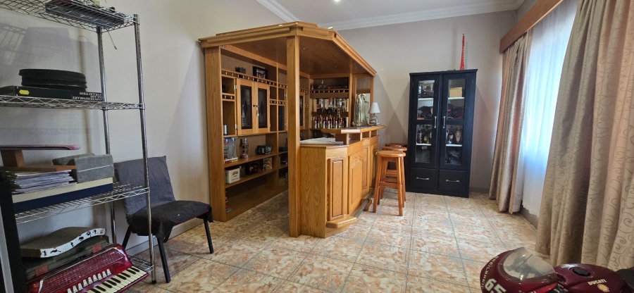 6 Bedroom Property for Sale in Sydenham Gauteng