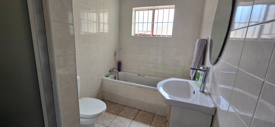 6 Bedroom Property for Sale in Sydenham Gauteng