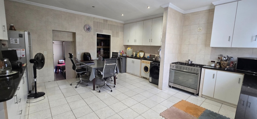 6 Bedroom Property for Sale in Sydenham Gauteng