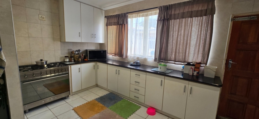 6 Bedroom Property for Sale in Sydenham Gauteng
