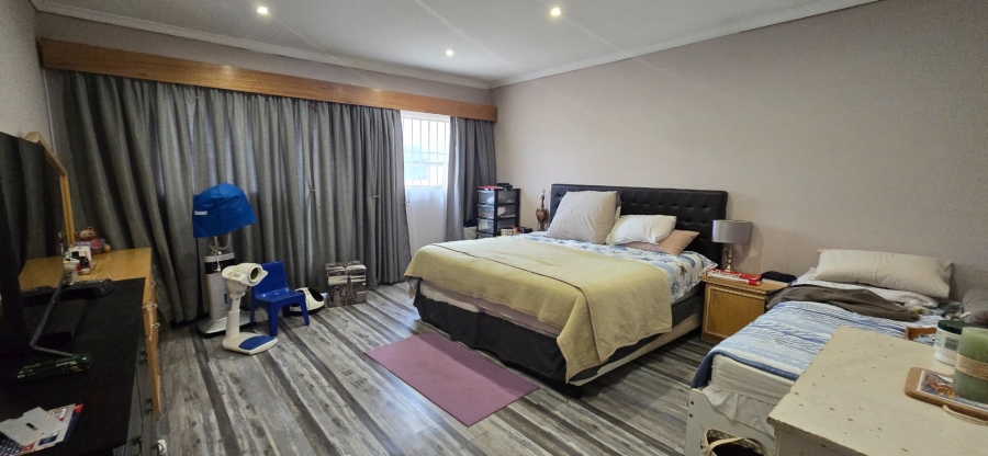 6 Bedroom Property for Sale in Sydenham Gauteng