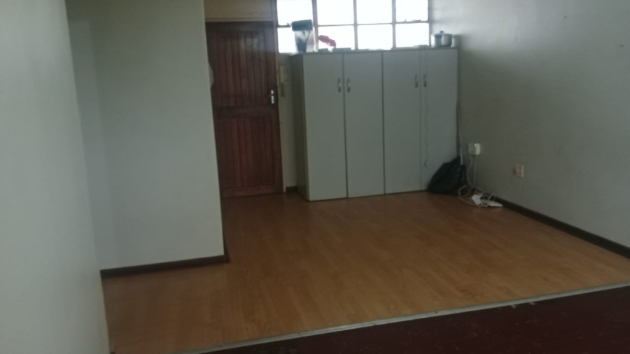 1 Bedroom Property for Sale in Casseldale Gauteng