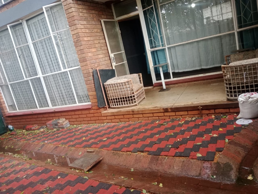 1 Bedroom Property for Sale in Casseldale Gauteng