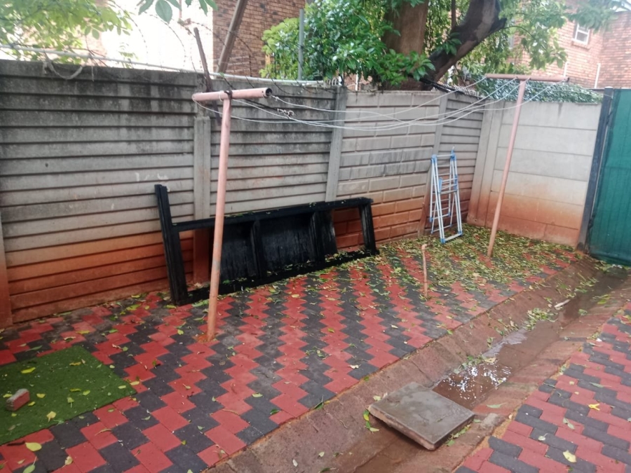 1 Bedroom Property for Sale in Casseldale Gauteng