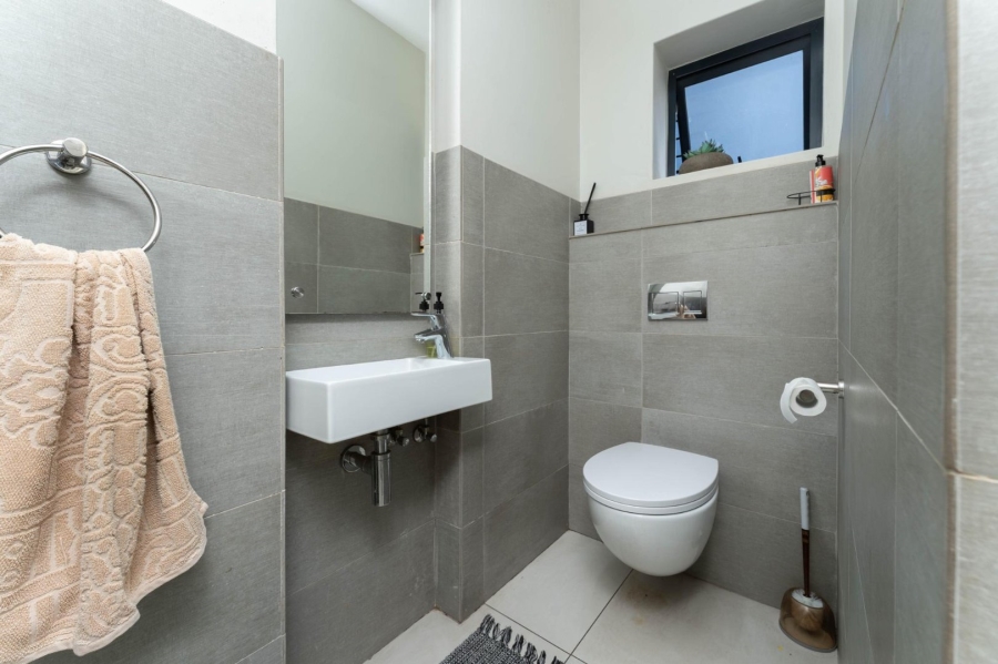 To Let 4 Bedroom Property for Rent in Morningside Gauteng