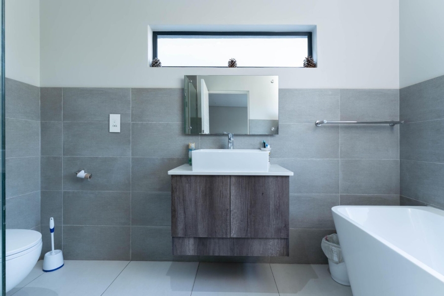 To Let 4 Bedroom Property for Rent in Morningside Gauteng