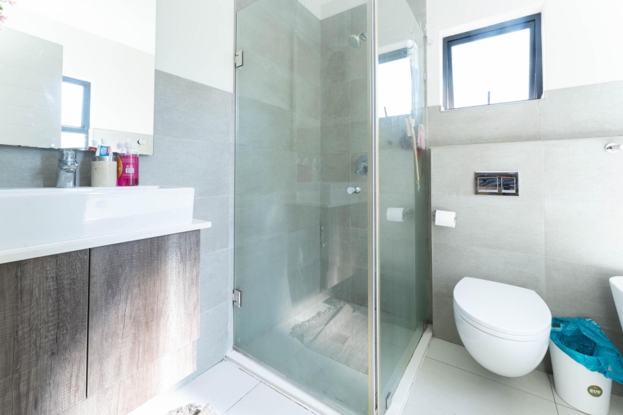 To Let 4 Bedroom Property for Rent in Morningside Gauteng