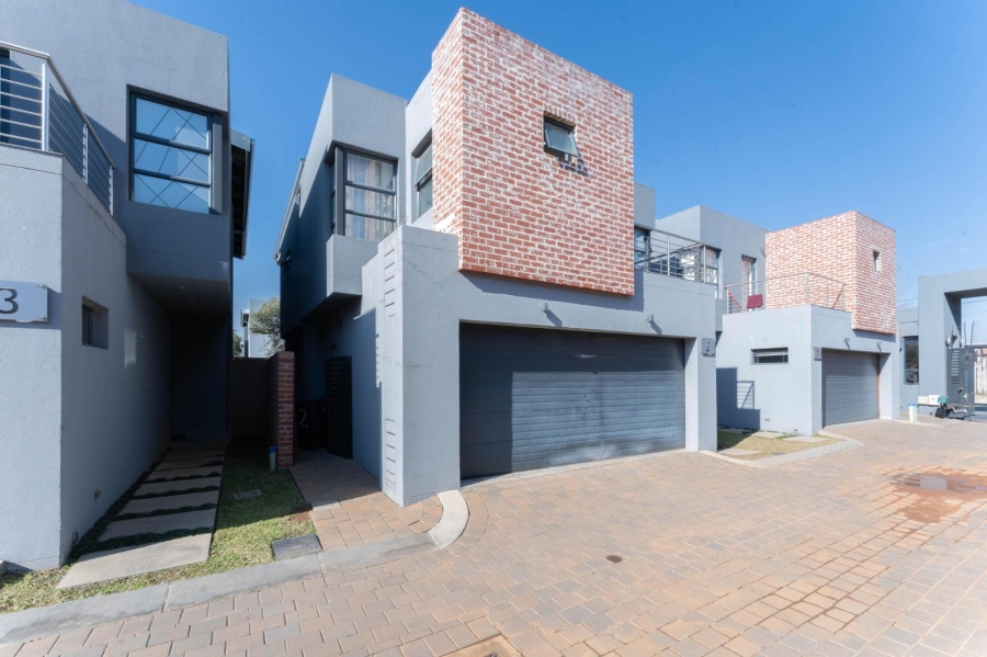 To Let 4 Bedroom Property for Rent in Morningside Gauteng