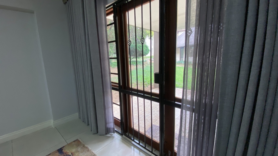 To Let 2 Bedroom Property for Rent in Fourways Gauteng