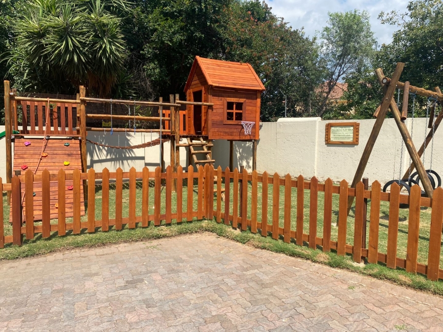 To Let 2 Bedroom Property for Rent in Fourways Gauteng