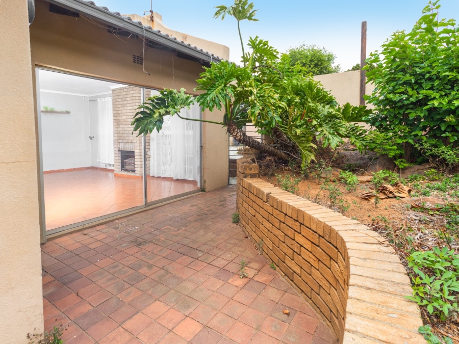 4 Bedroom Property for Sale in Mulbarton Gauteng