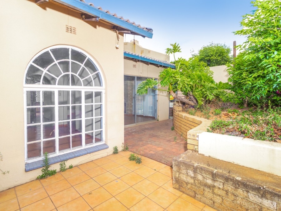4 Bedroom Property for Sale in Mulbarton Gauteng
