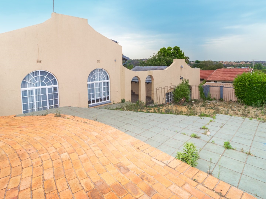 4 Bedroom Property for Sale in Mulbarton Gauteng