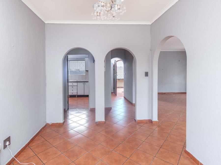 4 Bedroom Property for Sale in Mulbarton Gauteng