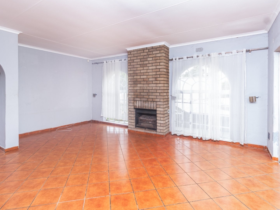 4 Bedroom Property for Sale in Mulbarton Gauteng