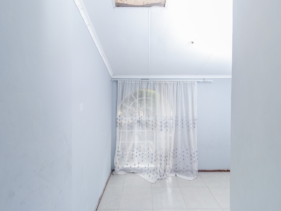 4 Bedroom Property for Sale in Mulbarton Gauteng