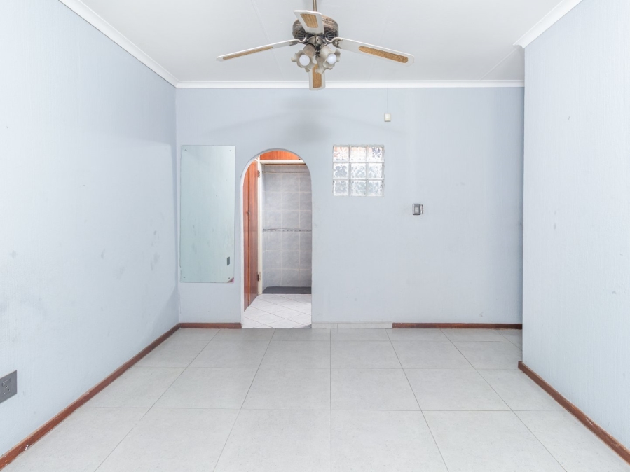 4 Bedroom Property for Sale in Mulbarton Gauteng