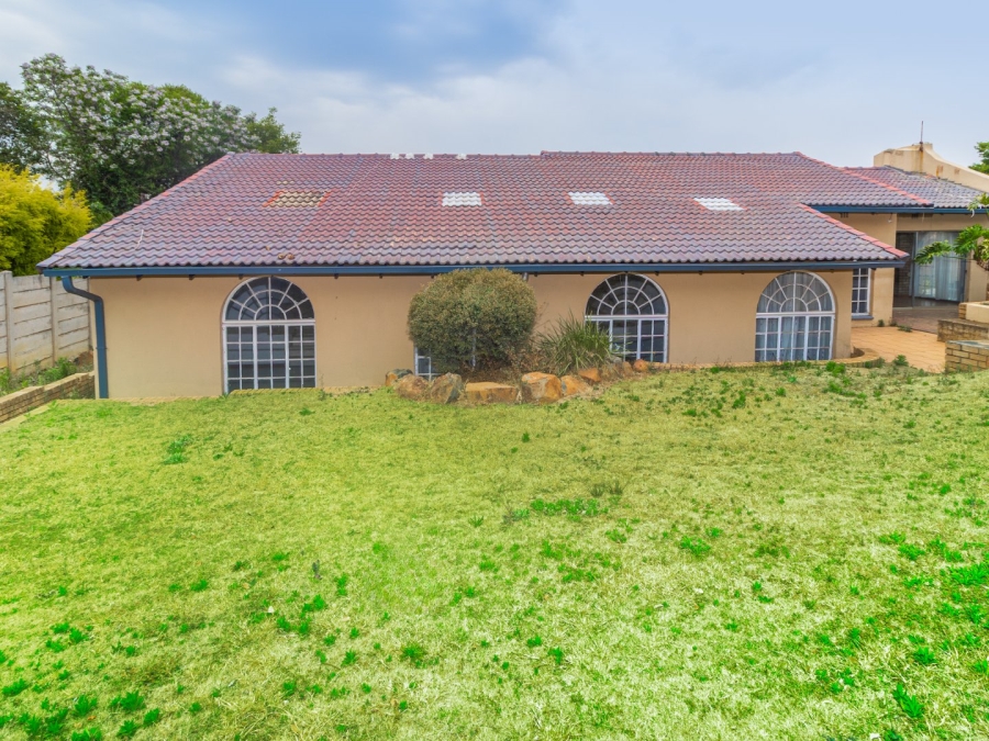 4 Bedroom Property for Sale in Mulbarton Gauteng