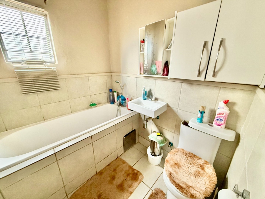 2 Bedroom Property for Sale in South Hills Gauteng