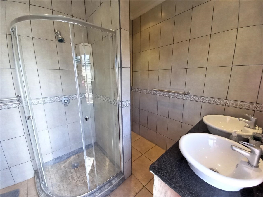4 Bedroom Property for Sale in Vaal Marina Gauteng