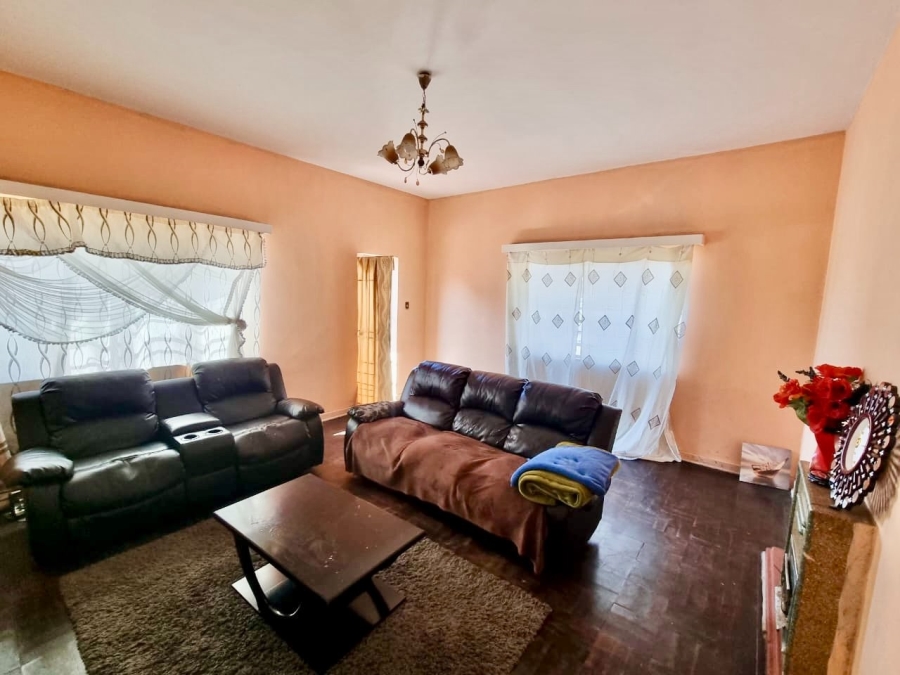 8 Bedroom Property for Sale in Kenilworth Gauteng
