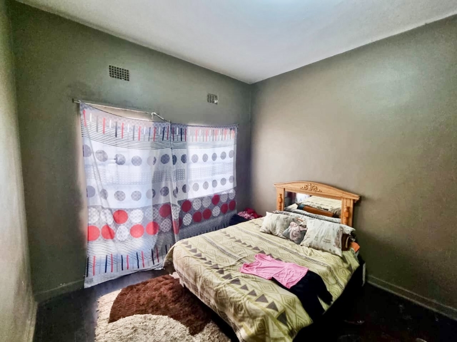 8 Bedroom Property for Sale in Kenilworth Gauteng