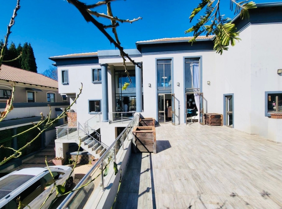 5 Bedroom Property for Sale in Blue Valley Golf Estate Gauteng