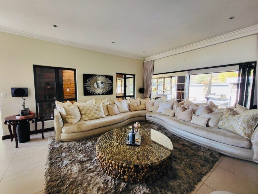 5 Bedroom Property for Sale in Blue Valley Golf Estate Gauteng