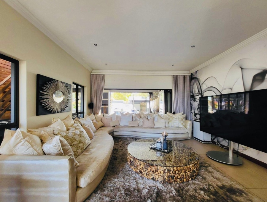 5 Bedroom Property for Sale in Blue Valley Golf Estate Gauteng