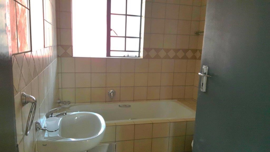 2 Bedroom Property for Sale in Noordwyk Gauteng