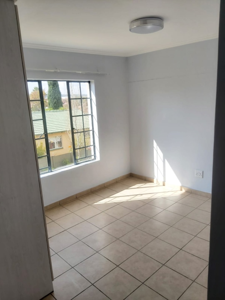 2 Bedroom Property for Sale in Noordwyk Gauteng