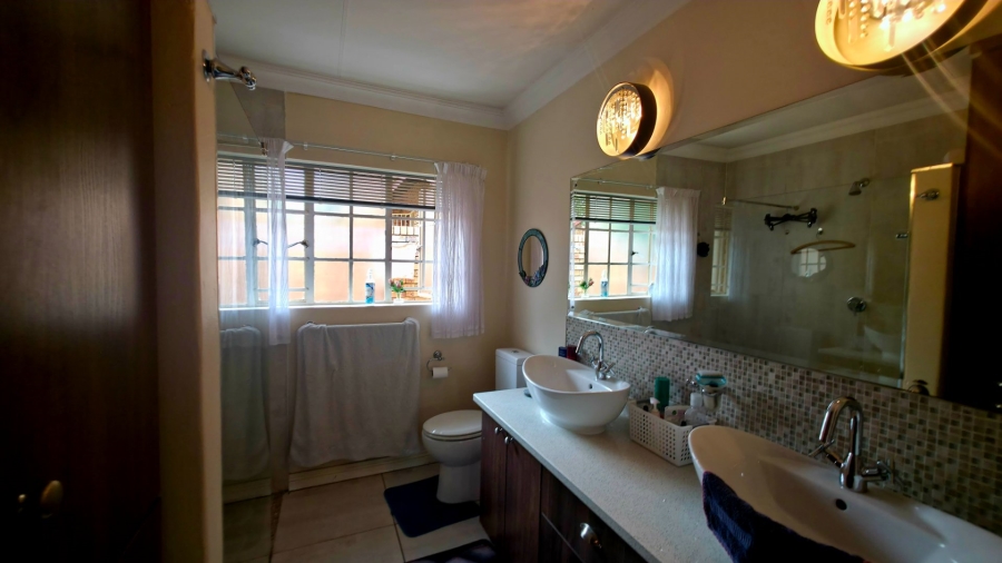 3 Bedroom Property for Sale in Eldoraigne Gauteng