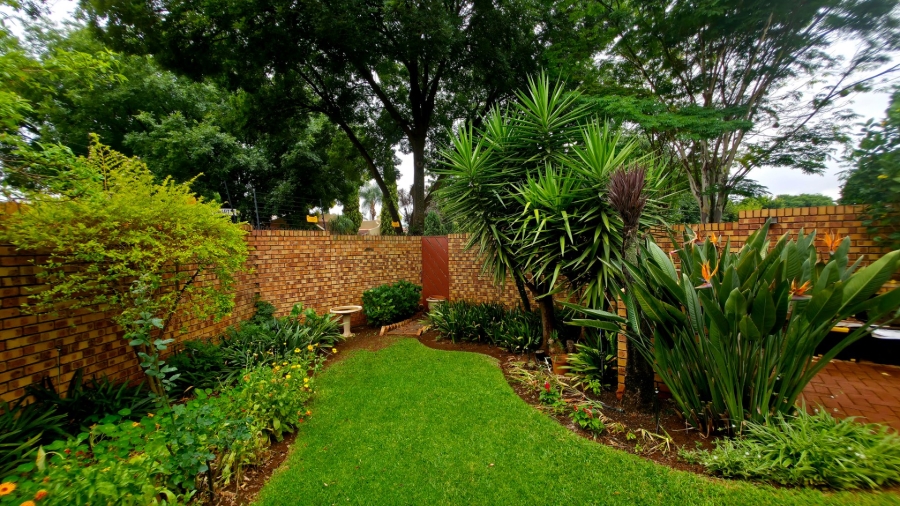 3 Bedroom Property for Sale in Eldoraigne Gauteng