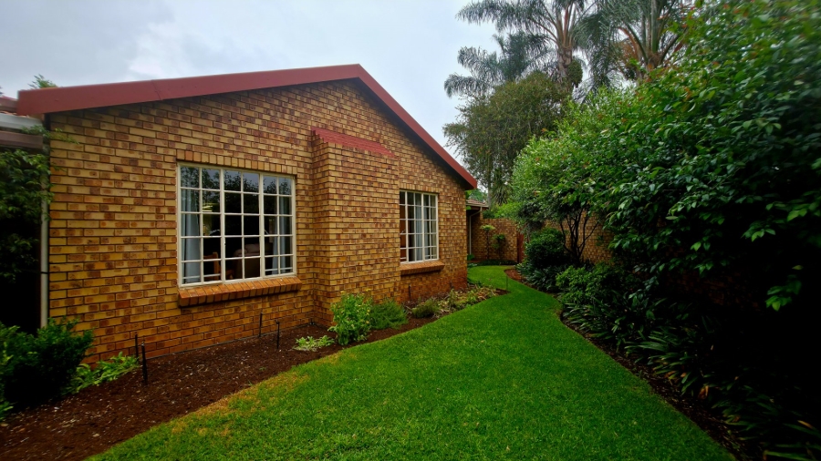 3 Bedroom Property for Sale in Eldoraigne Gauteng