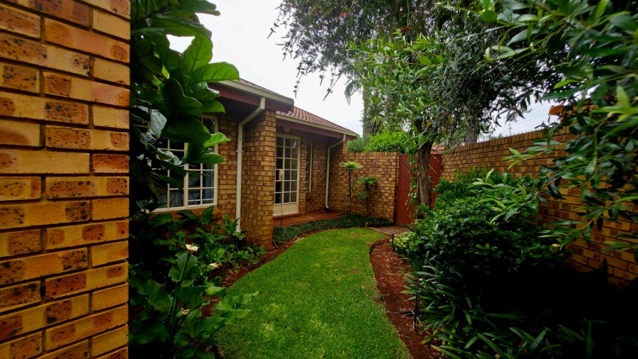3 Bedroom Property for Sale in Eldoraigne Gauteng