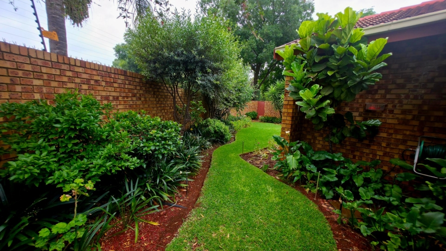 3 Bedroom Property for Sale in Eldoraigne Gauteng