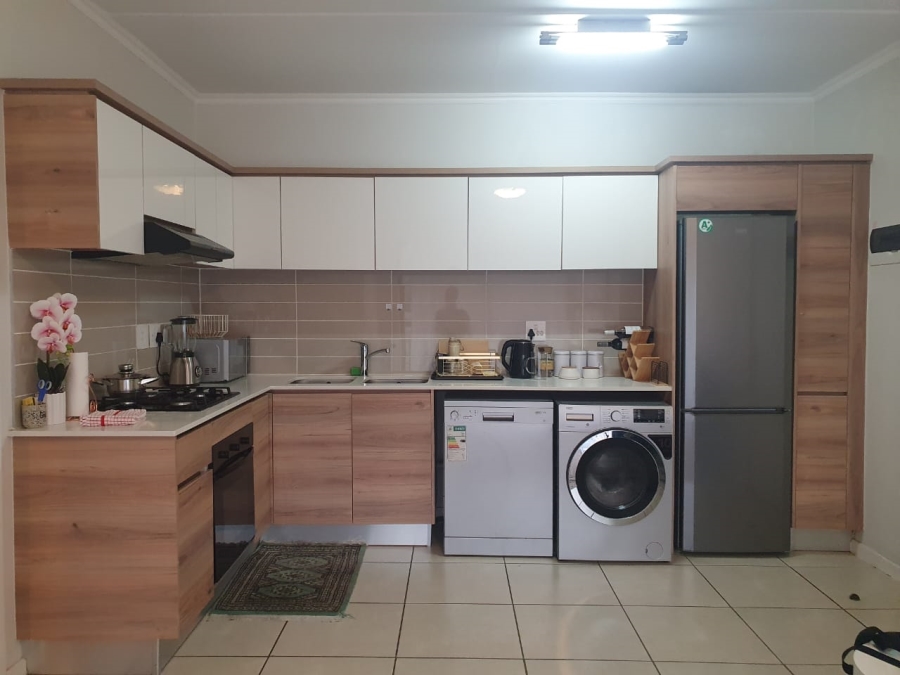 To Let 1 Bedroom Property for Rent in Modderfontein Gauteng